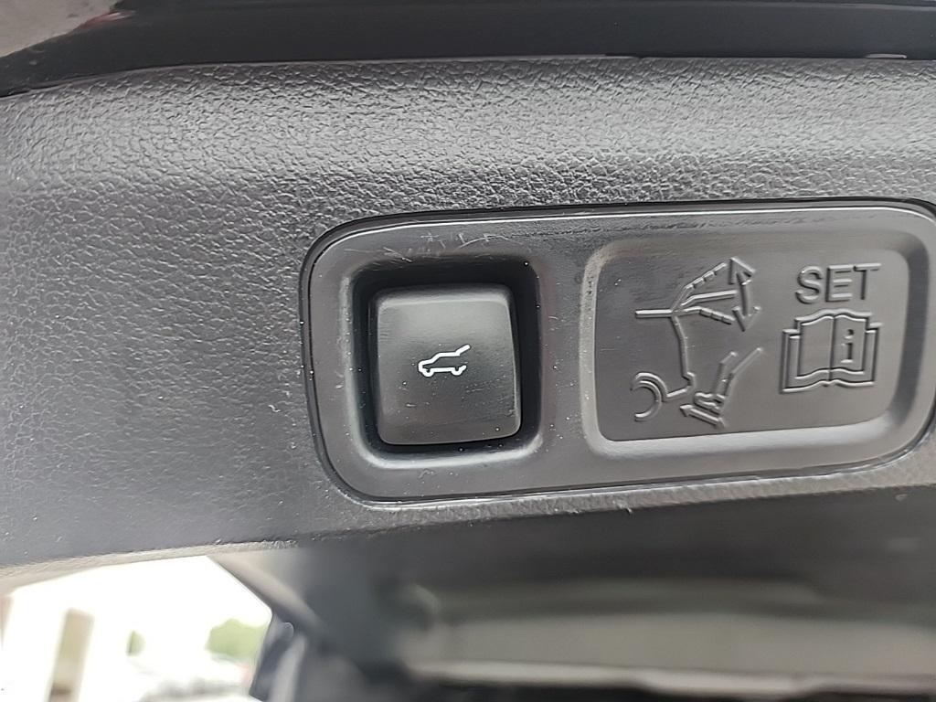 used 2023 Ford Expedition car, priced at $38,228