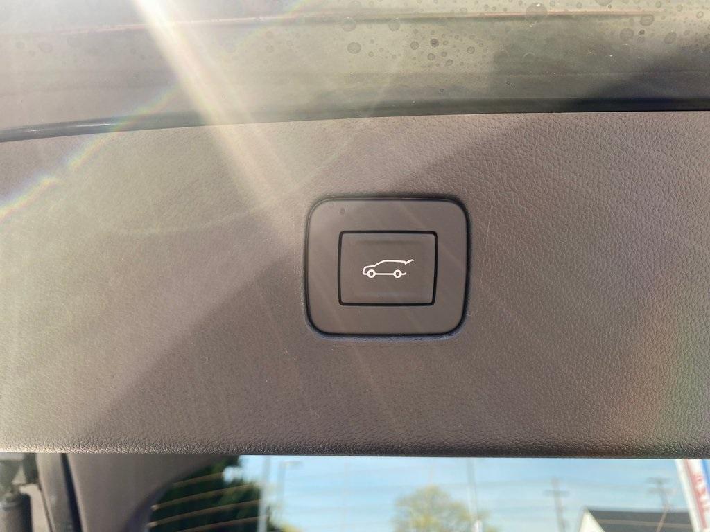 new 2025 Buick Envista car, priced at $29,885