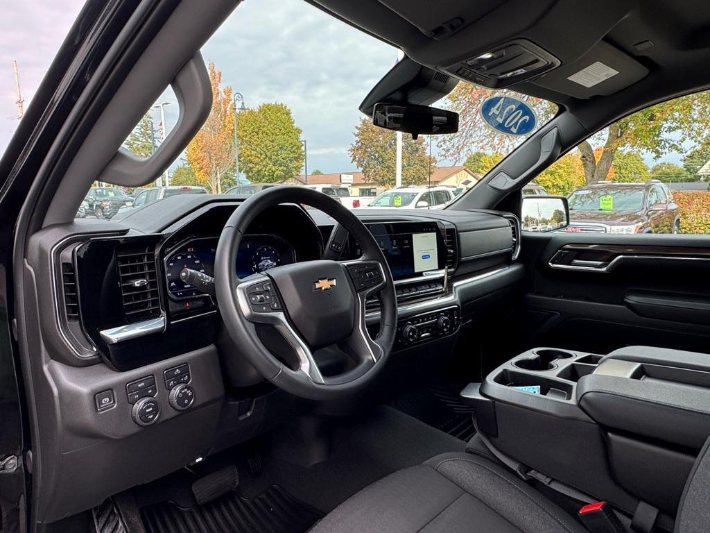 used 2024 Chevrolet Silverado 1500 car, priced at $39,995