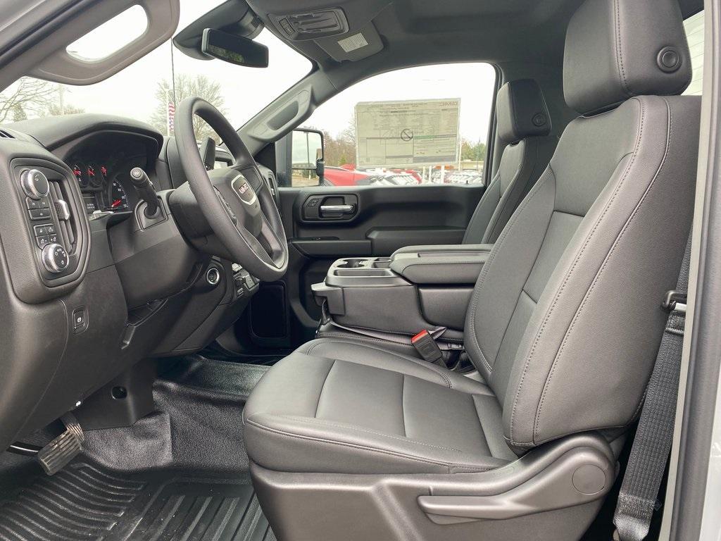 new 2025 GMC Sierra 2500 car, priced at $47,542