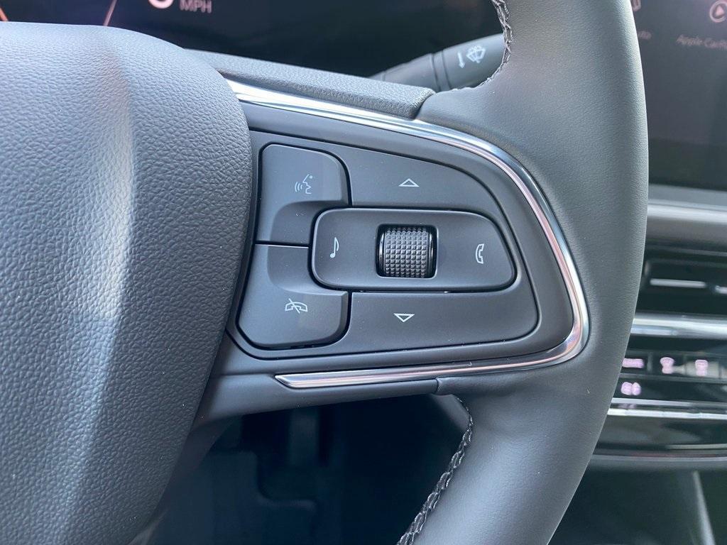 new 2025 Buick Envista car, priced at $29,715