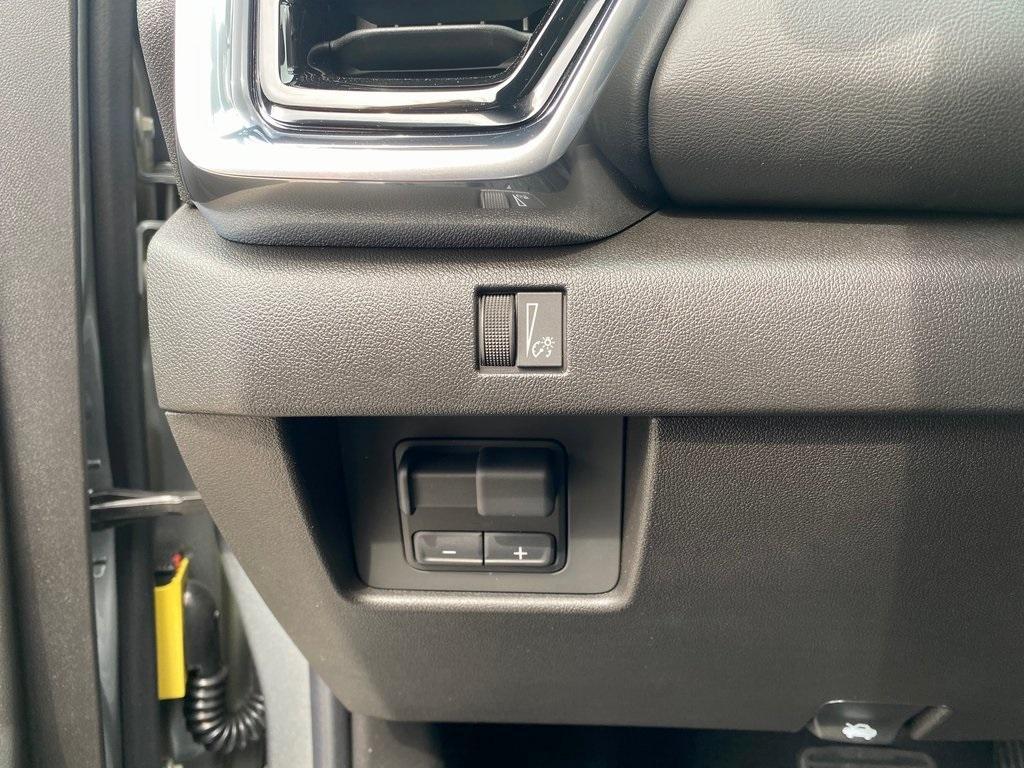 new 2025 GMC Canyon car, priced at $46,098