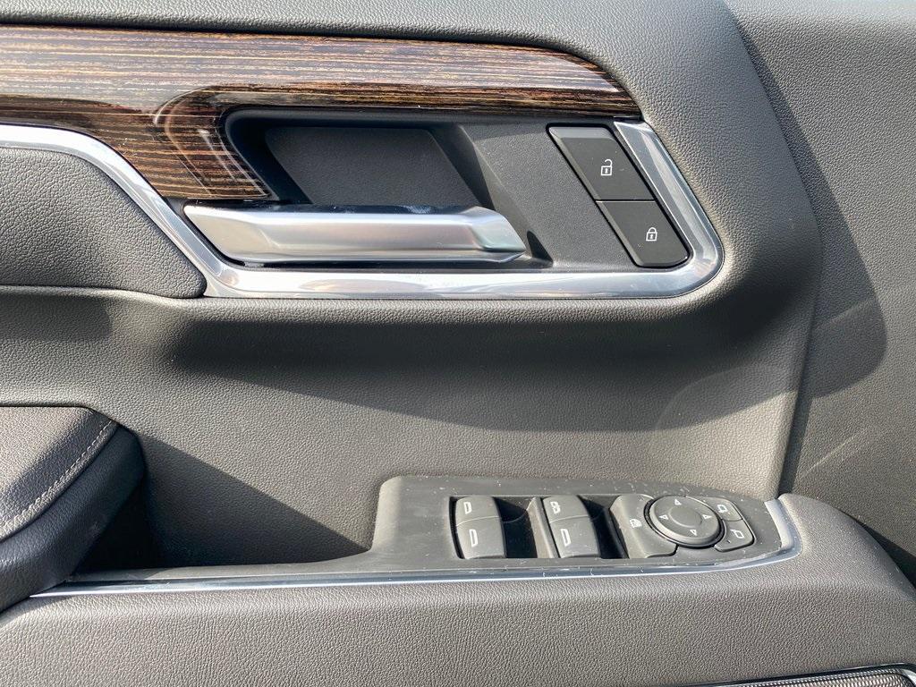 new 2025 GMC Sierra 1500 car, priced at $49,076
