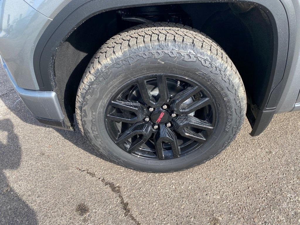 new 2025 GMC Sierra 1500 car, priced at $49,076