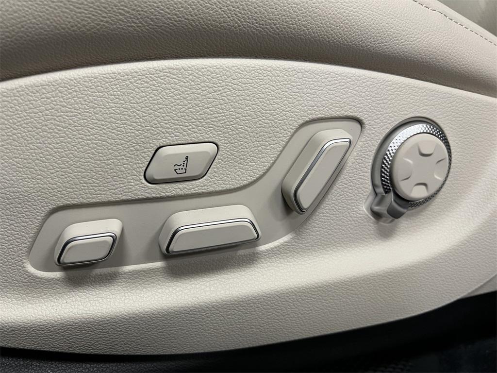 new 2025 Genesis GV80 car, priced at $70,185