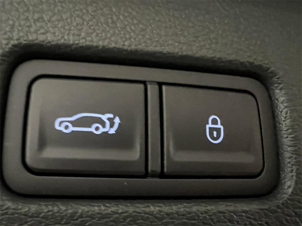 new 2025 Genesis GV80 car, priced at $79,522