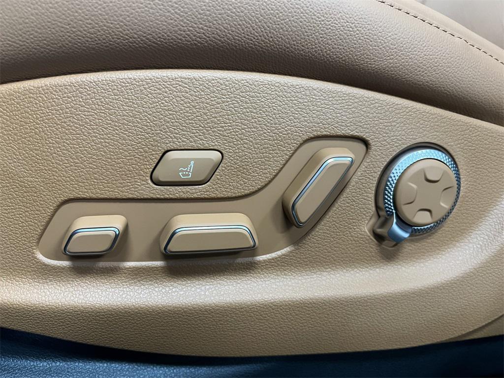 new 2025 Genesis GV80 car, priced at $71,595