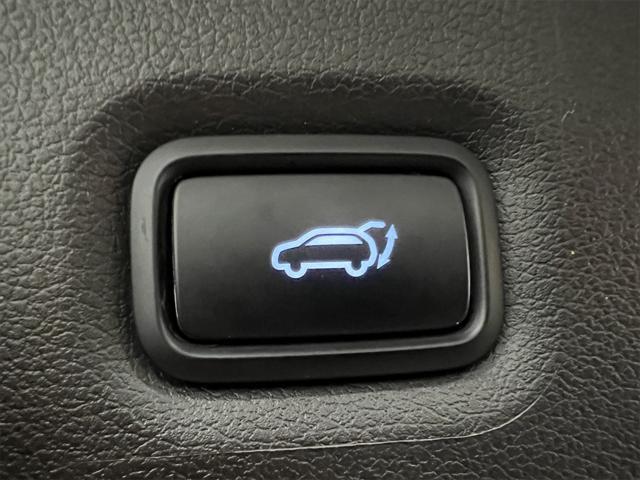 used 2023 Hyundai Santa Fe car, priced at $27,195