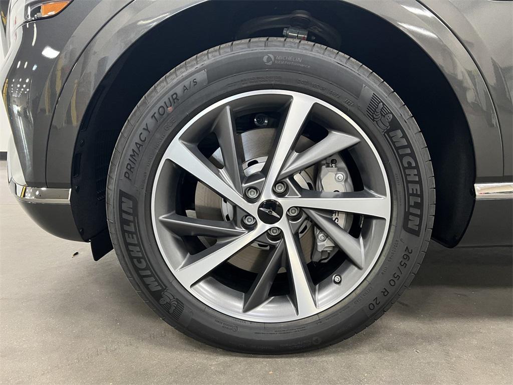 new 2025 Genesis GV80 car, priced at $62,569