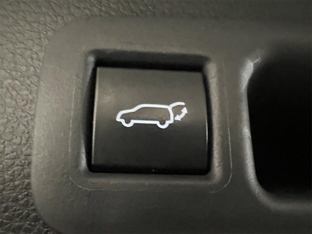 used 2023 Toyota Highlander car, priced at $31,395