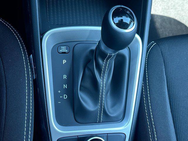 new 2025 Hyundai Venue car, priced at $23,649