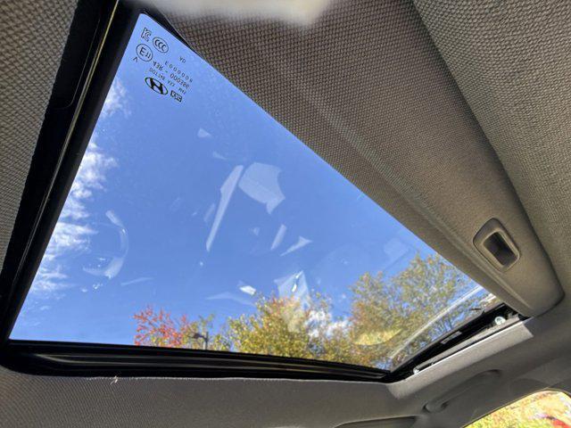 new 2025 Hyundai Elantra car, priced at $26,028