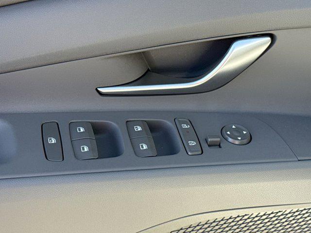 new 2025 Hyundai Elantra car, priced at $26,028