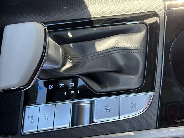 new 2025 Hyundai Elantra car, priced at $26,028