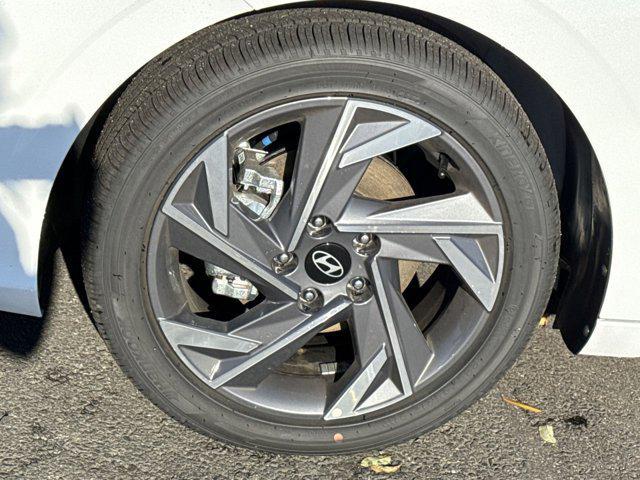 new 2025 Hyundai Elantra car, priced at $26,028