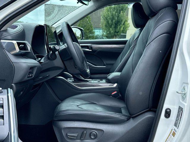 used 2021 Toyota Highlander car, priced at $30,500