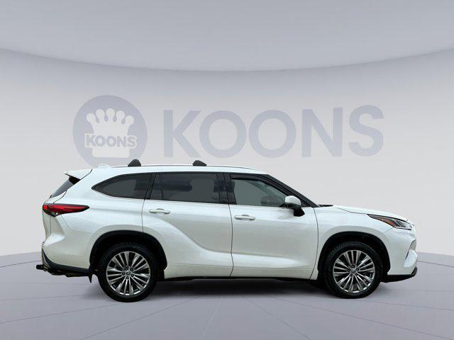 used 2021 Toyota Highlander car, priced at $30,500