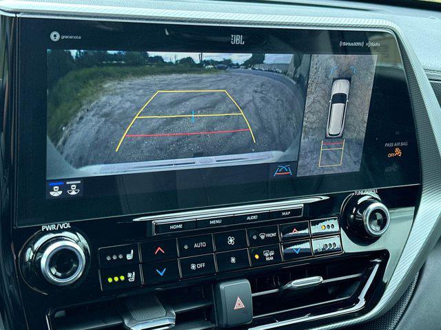used 2021 Toyota Highlander car, priced at $30,500