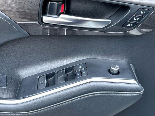 used 2021 Toyota Highlander car, priced at $30,500
