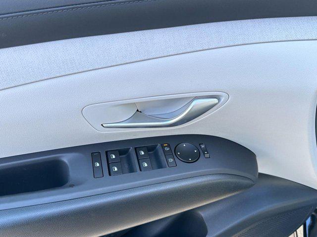 new 2025 Hyundai TUCSON Hybrid car, priced at $33,385