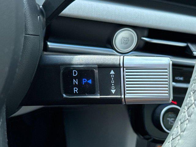 new 2025 Hyundai TUCSON Hybrid car, priced at $31,995