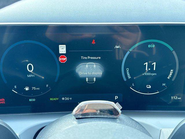 new 2025 Hyundai TUCSON Hybrid car, priced at $31,995