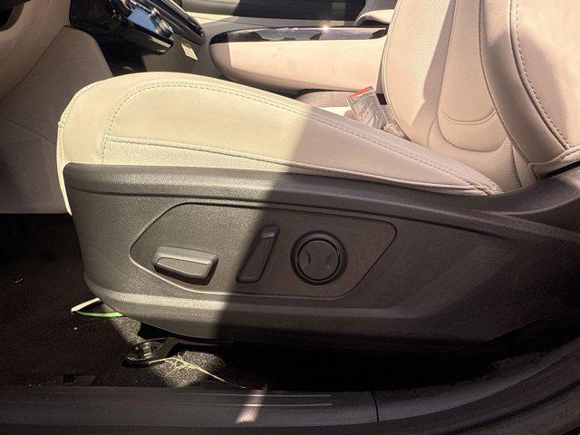 new 2025 Hyundai TUCSON Hybrid car, priced at $32,683