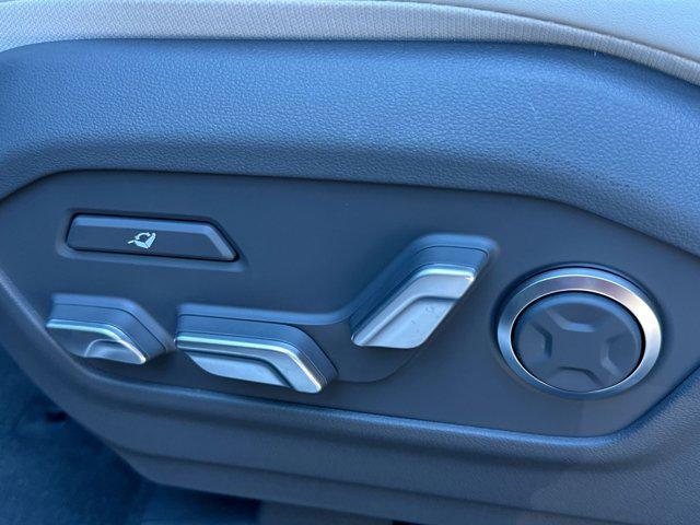 new 2026 Hyundai SANTA FE HEV car, priced at $46,497