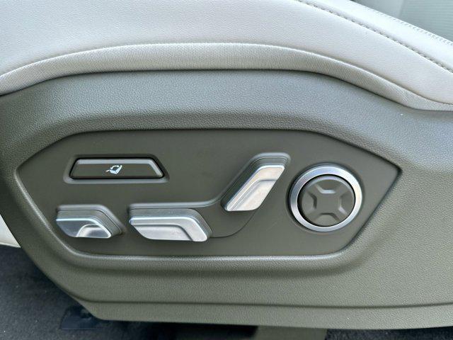 new 2025 Hyundai SANTA FE HEV car, priced at $43,245