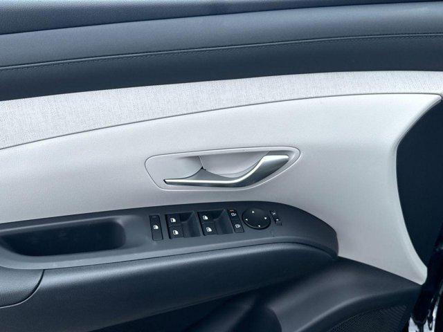 new 2025 Hyundai TUCSON Hybrid car, priced at $31,995