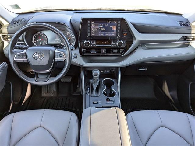 used 2022 Toyota Highlander car, priced at $35,600