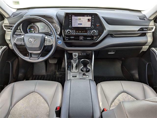 used 2022 Toyota Highlander Hybrid car, priced at $34,600