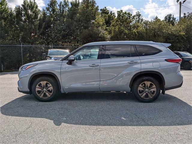 used 2022 Toyota Highlander Hybrid car, priced at $34,600