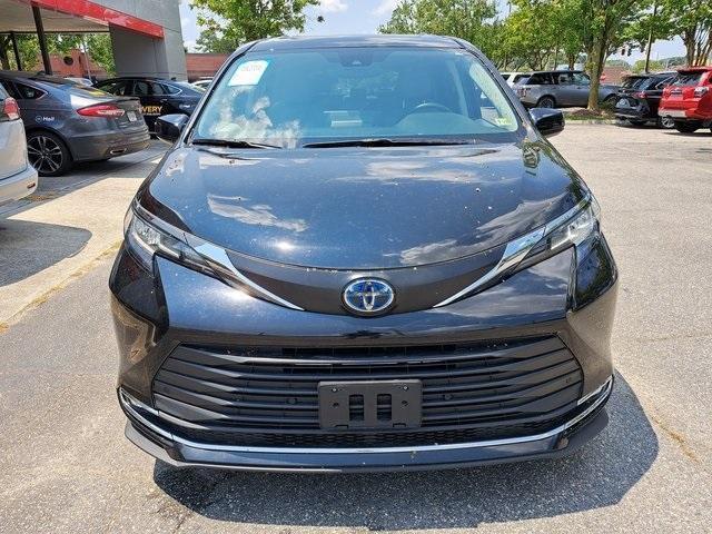 used 2023 Toyota Sienna car, priced at $40,400