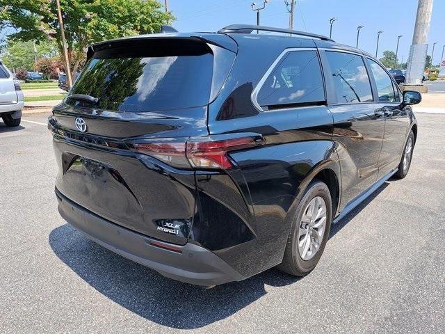 used 2023 Toyota Sienna car, priced at $40,400