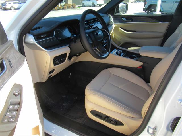 new 2024 Jeep Grand Cherokee L car, priced at $49,804