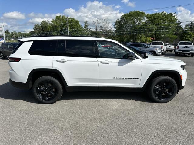 new 2024 Jeep Grand Cherokee L car, priced at $48,144