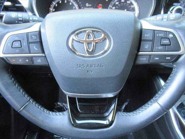 used 2022 Toyota Highlander car, priced at $37,985