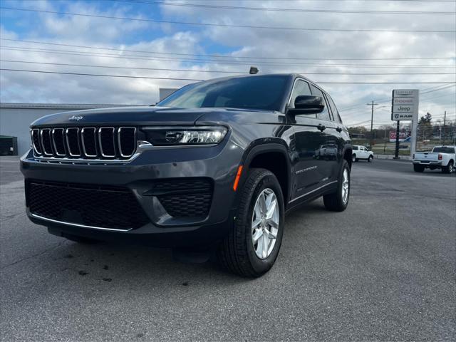 new 2025 Jeep Grand Cherokee car, priced at $40,593