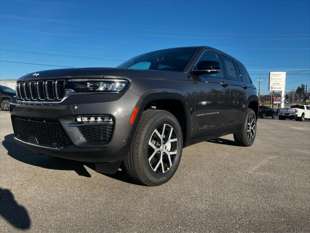 new 2025 Jeep Grand Cherokee car, priced at $50,250