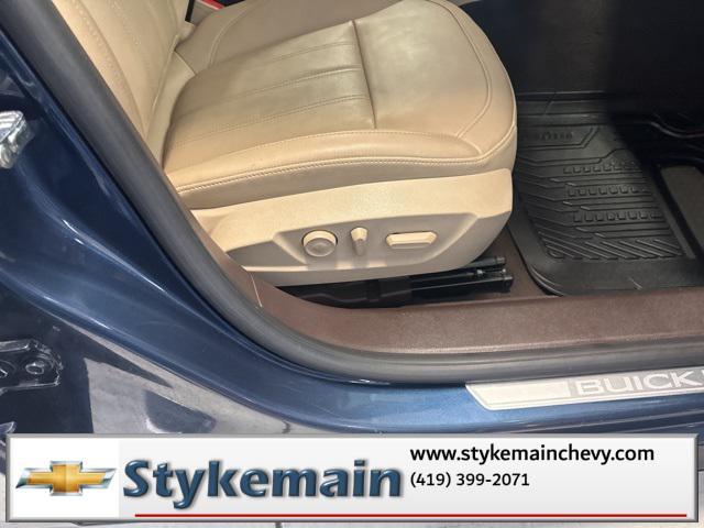 used 2011 Buick Regal car, priced at $10,800
