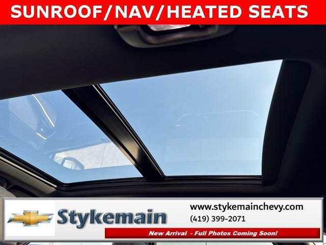 used 2024 Cadillac XT5 car, priced at $36,652