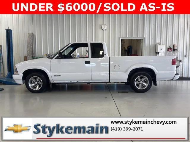 used 2000 Chevrolet S-10 car, priced at $4,400