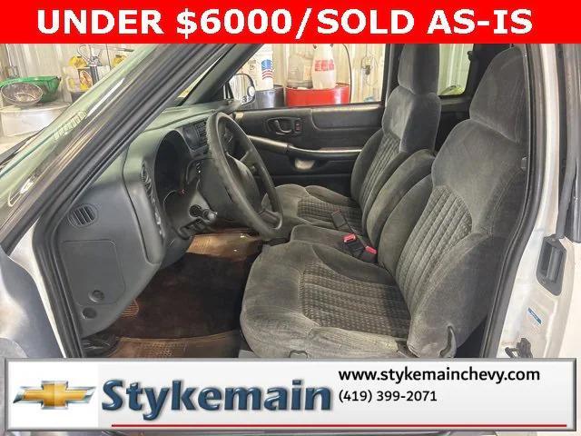 used 2000 Chevrolet S-10 car, priced at $4,400