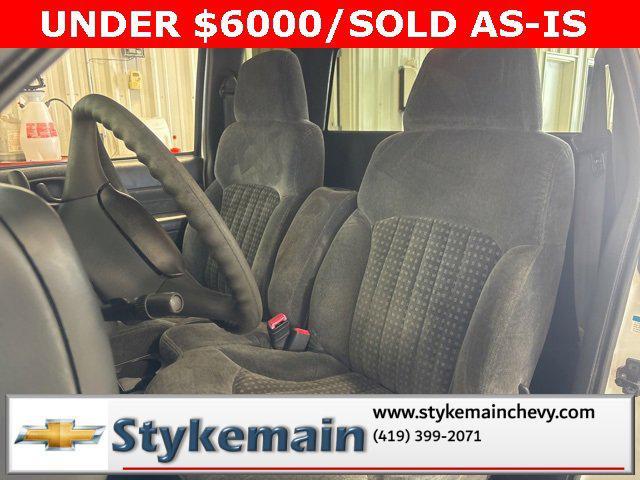 used 2000 Chevrolet S-10 car, priced at $4,400