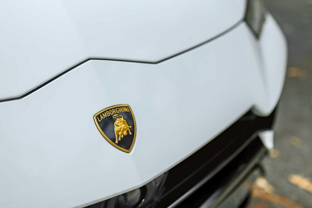 used 2023 Lamborghini Urus car, priced at $299,950