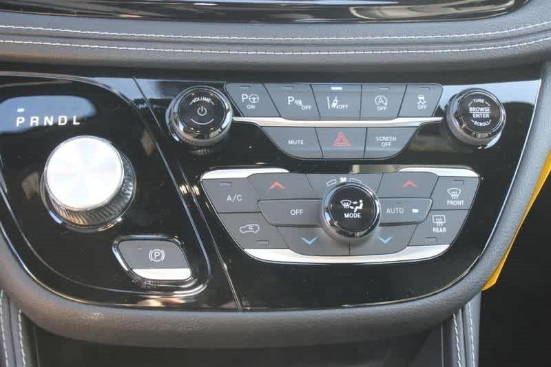 new 2025 Chrysler Pacifica car, priced at $47,723