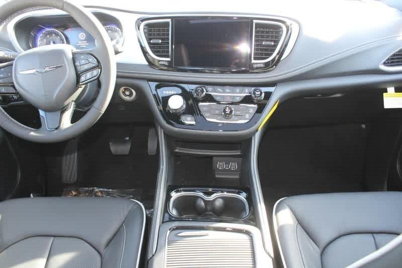 new 2025 Chrysler Pacifica car, priced at $47,723
