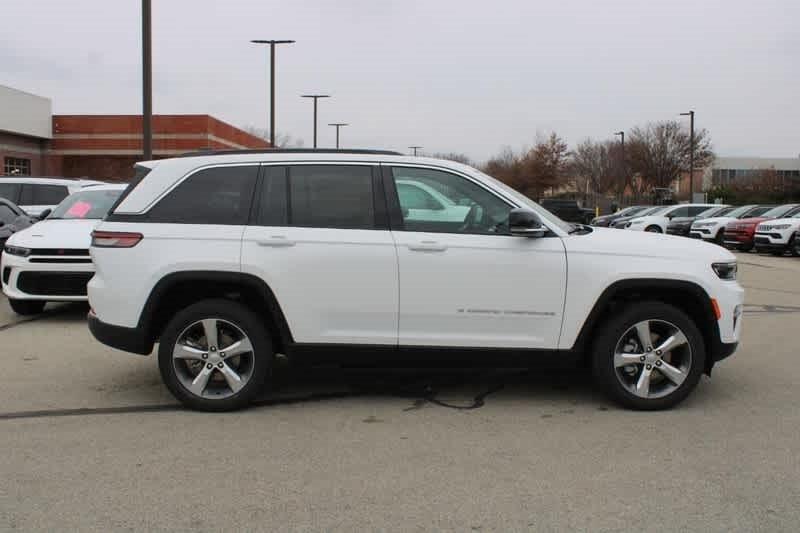 new 2025 Jeep Grand Cherokee car, priced at $50,994