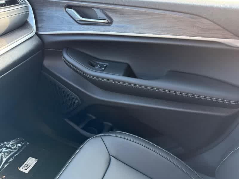 new 2025 Jeep Grand Cherokee car, priced at $46,342
